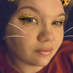 Meet your Posher, Kira